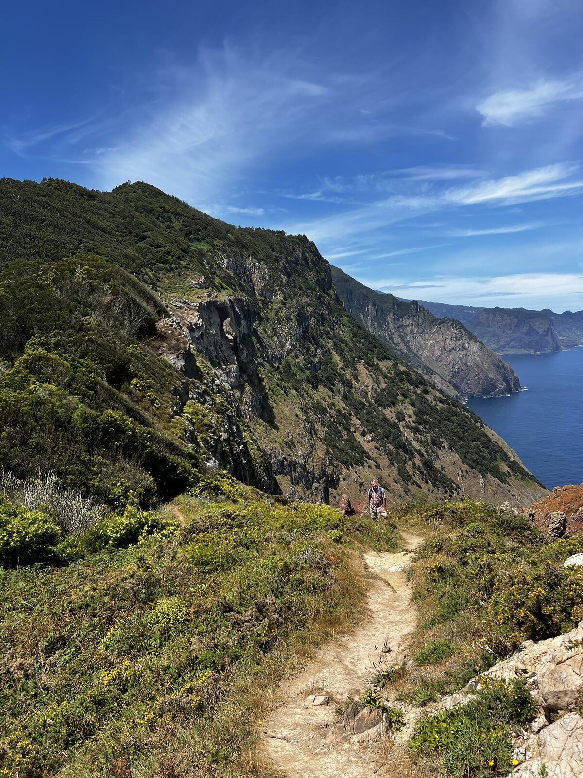 Wilder Küstenweg abseits der Touristenpfade